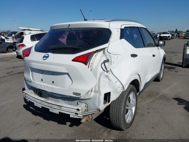 Продажа на аукционе авто 2018 Nissan Kicks S, vin: 3N1CP5CU0JL525779, номер лота: 44288352