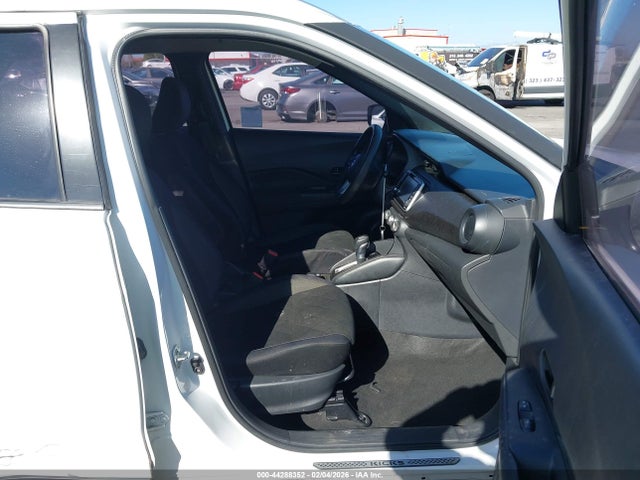 Продажа на аукционе авто 2018 Nissan Kicks S, vin: 3N1CP5CU0JL525779, номер лота: 44288352