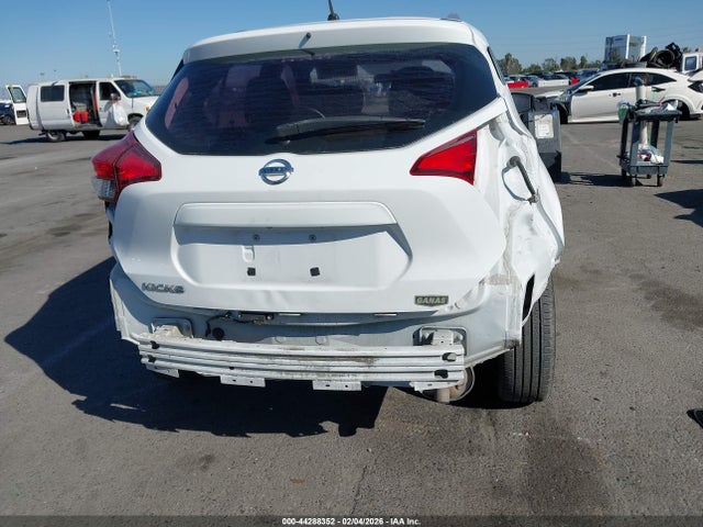 Продажа на аукционе авто 2018 Nissan Kicks S, vin: 3N1CP5CU0JL525779, номер лота: 44288352