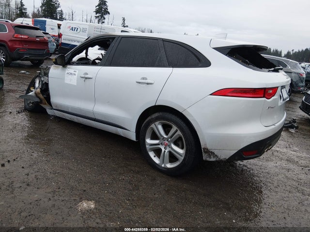 2018 JAGUAR F-PACE SADCL2FN5JA243113 Photo 2