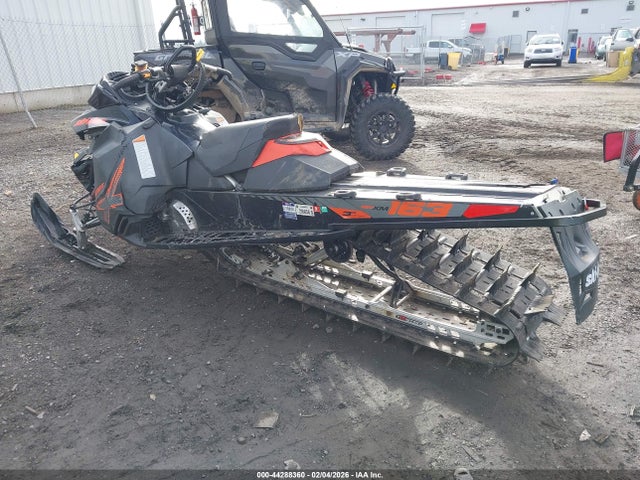 Ski-Doo Summit X 2015 2BPSTDFC6FV001359 Image 3