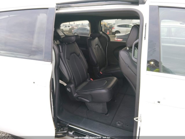 Chrysler Pacifica Select 2025 2C4RC1BGXSR601181 Image 8
