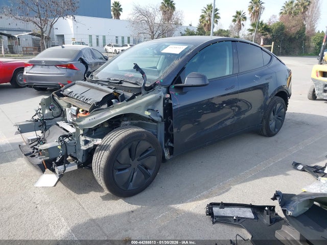 7SAYGDEE1TF341992 Tesla Model Y Long Range Launch Series/premium All-wheel Drive