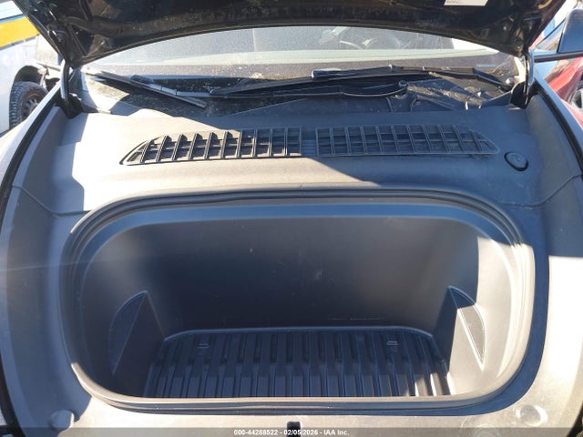 2024 TESLA MODEL Y 7SAYGDEE9RA218821 Photo 9