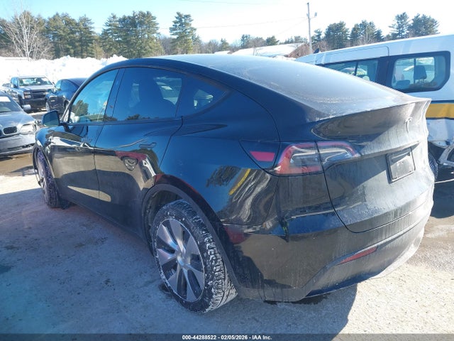 2024 TESLA MODEL Y 7SAYGDEE9RA218821 Photo 2