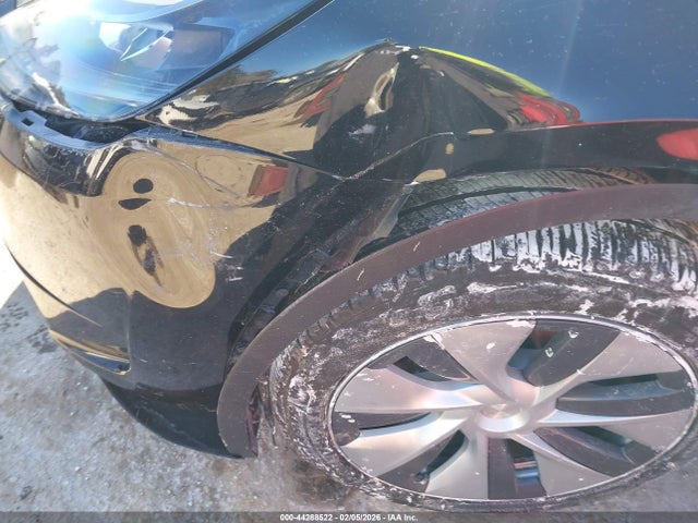 2024 TESLA MODEL Y 7SAYGDEE9RA218821 Photo 5