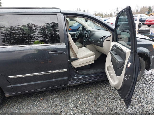 2013 Chrysler Town & Country Touring მანქანა იყიდება აუქციონზე, vin: 2C4RC1BG7DR691859, აუქციონის ნომერი: 44288562