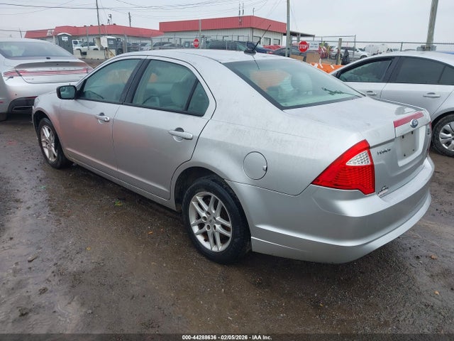 2011 FORD FUSION 3FAHP0GA9BR321900 Photo 2