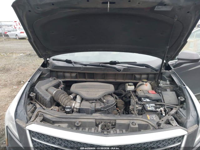 2017 CADILLAC XT5 1GYKNARS2HZ280848 Photo 9