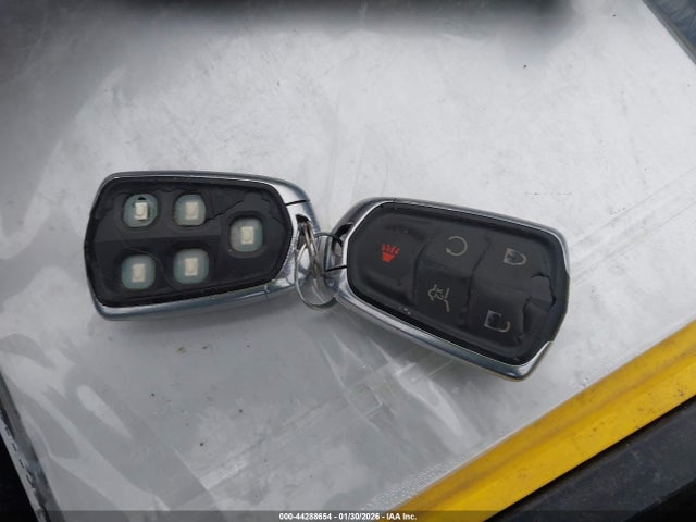 2017 CADILLAC XT5 1GYKNARS2HZ280848 Photo 10