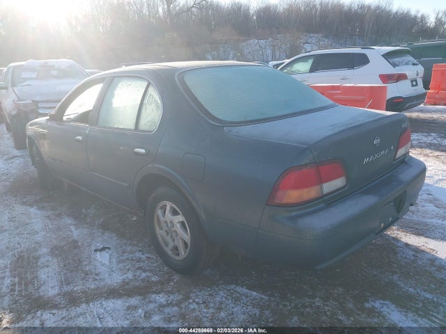 1997 NISSAN MAXIMA JN1CA21D0VT803567 Photo 2