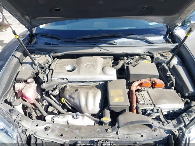 JTHBW1GGXF2079348 Lexus ES 300H