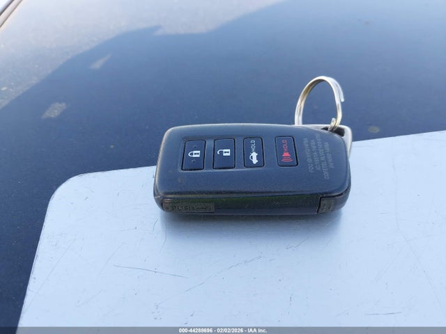 JTHBW1GGXF2079348 Lexus ES 300H