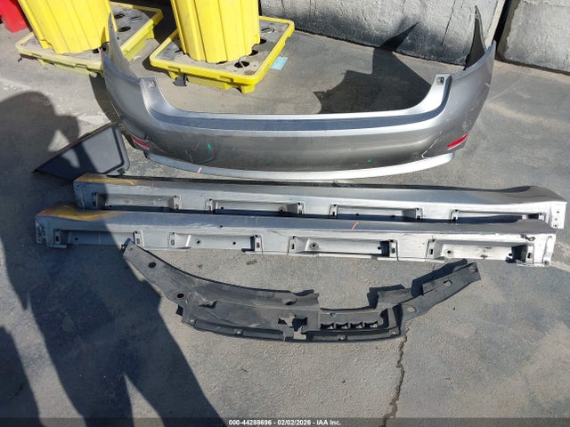JTHBW1GGXF2079348 Lexus ES 300H