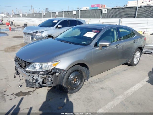 JTHBW1GGXF2079348 Lexus ES 300H