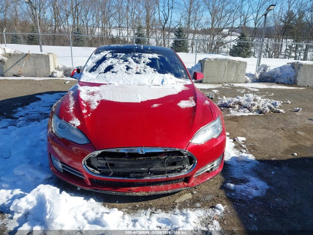 44288699 :رقم المزاد ، 5YJSA1H28FFP74167 vin ، 2015 Tesla Model S 70d/85d/p85d مزاد بيع