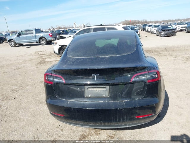 Продажа на аукционе авто 2022 Tesla Model 3 Rear-wheel Drive, vin: 5YJ3E1EA3NF196191, номер лота: 44288731