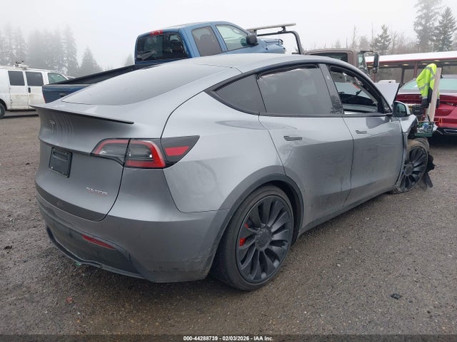 2025 TESLA MODEL Y 7SAYGDEF7SF254766 Photo 3