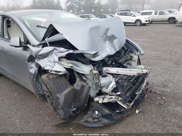 2025 TESLA MODEL Y 7SAYGDEF7SF254766 Photo 5