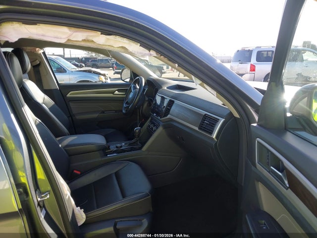 44288744 :رقم المزاد ، 1V2HR2CA9NC523417 vin ، 2022 Volkswagen Atlas 3.6l V6 Se W/technology مزاد بيع