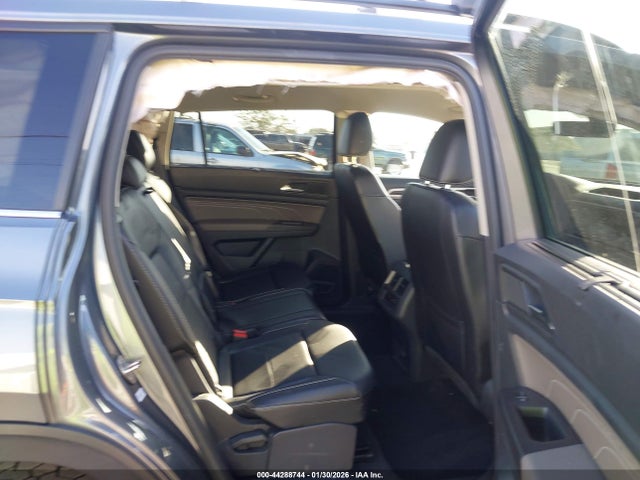 44288744 :رقم المزاد ، 1V2HR2CA9NC523417 vin ، 2022 Volkswagen Atlas 3.6l V6 Se W/technology مزاد بيع