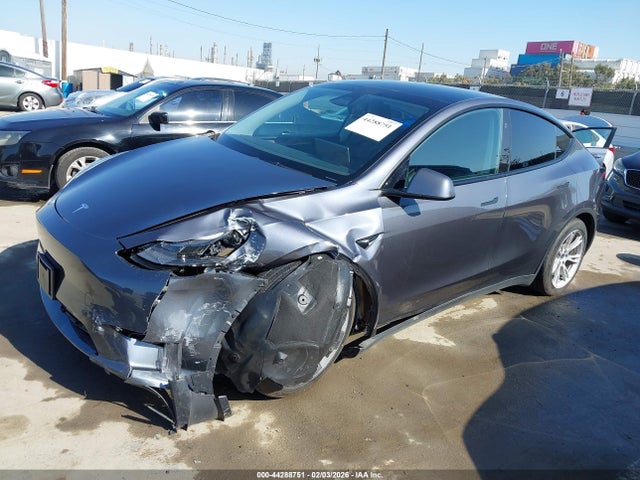 Продажа на аукционе авто 2023 Tesla Model Y Awd/long Range Dual Motor All-wheel Drive, vin: 7SAYGDEE3PF866008, номер лота: 44288751