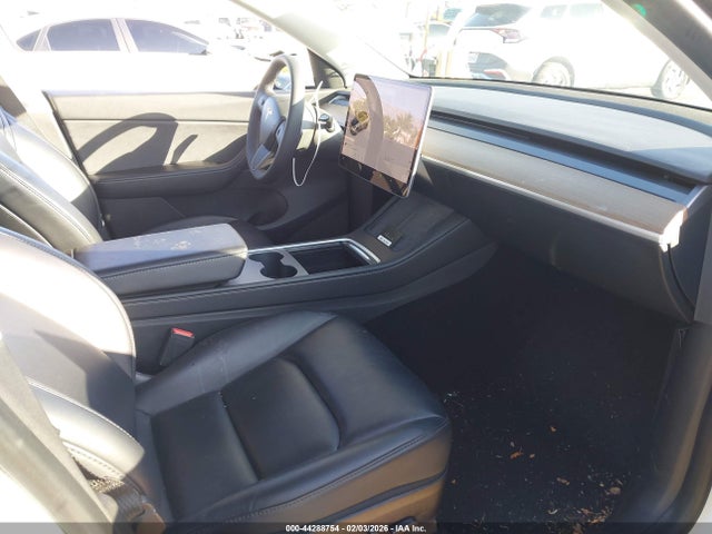 2021 TESLA MODEL Y 5YJYGDEE3MF142120 Photo 4