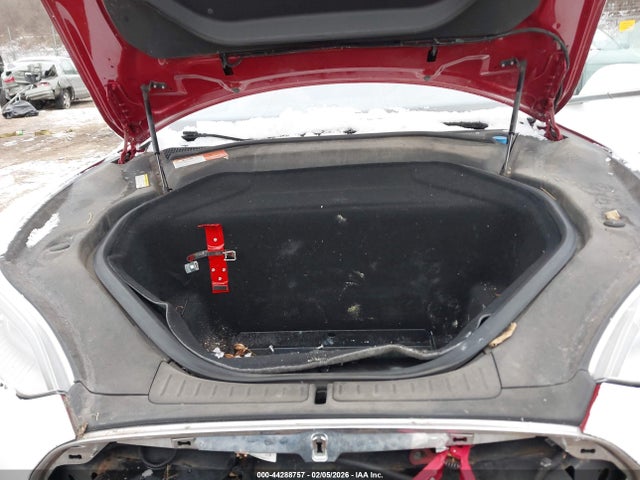 44288757 :رقم المزاد ، 5YJSA1H40FF088738 vin ، 2015 Tesla Model S 85d/p85d مزاد بيع