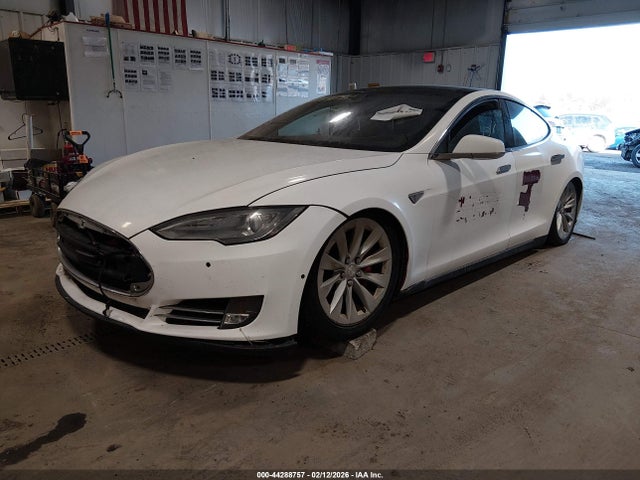 44288757 :رقم المزاد ، 5YJSA1H40FF088738 vin ، 2015 Tesla Model S 85d/p85d مزاد بيع