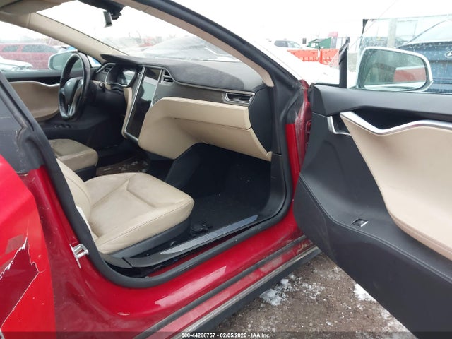 44288757 :رقم المزاد ، 5YJSA1H40FF088738 vin ، 2015 Tesla Model S 85d/p85d مزاد بيع