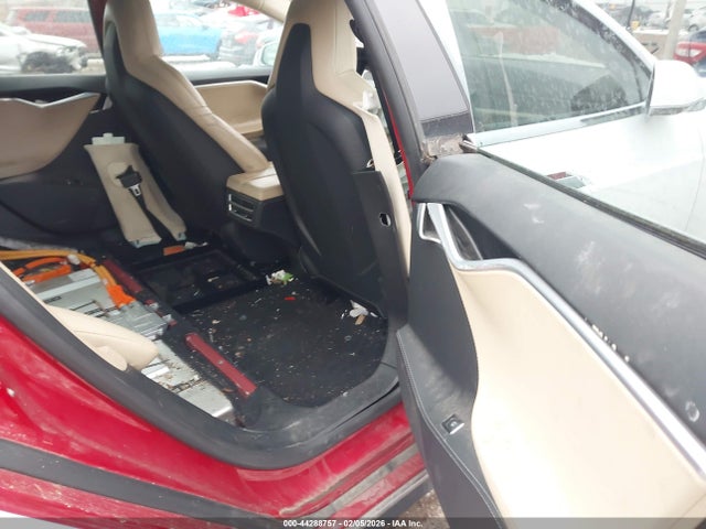 44288757 :رقم المزاد ، 5YJSA1H40FF088738 vin ، 2015 Tesla Model S 85d/p85d مزاد بيع