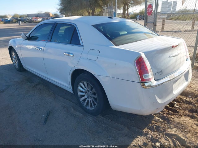 2014 CHRYSLER 300 2C3CCAAG1EH383055 Photo 2