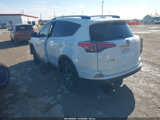 JTMZFREV0HJ111247 Toyota RAV4 LE