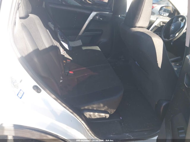 JTMZFREV0HJ111247 Toyota RAV4 LE