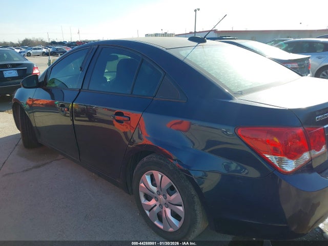 1G1PA5SH2F7197600 Chevrolet Cruze Ls Auto