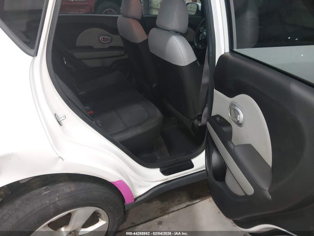 Aukcja sprzedaży 2017 Kia Soul, vin: KNDJN2A28H7411408, numer aukcji: 44288982