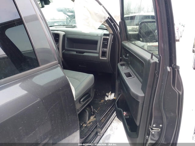 2019 Ram 1500 Classic Tradesman  4x4 5'7 Box მანქანა იყიდება აუქციონზე, vin: 3C6RR7KG8KG622514, აუქციონის ნომერი: 44288987