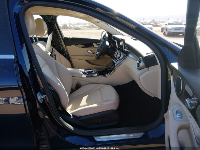 55SWF4KB8GU143383 Mercedes-Benz C 300 4matic