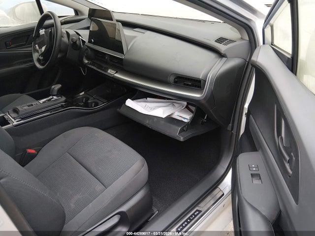 JTDACAAU8R3044102 Toyota Prius Le