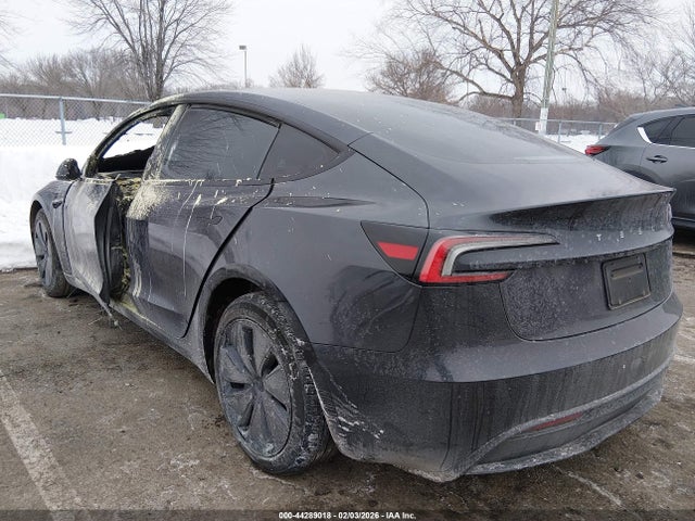 Продажа на аукционе авто 2024 Tesla Model 3, vin: 5YJ3E1EA5RF834608, номер лота: 44289018