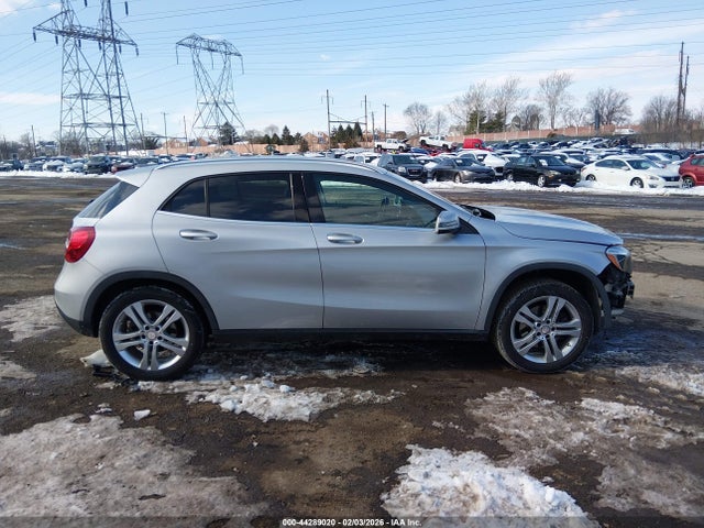 WDCTG4GB2FJ131256 Mercedes-Benz Gla 250 4matic