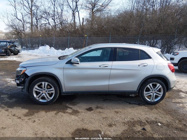 WDCTG4GB2FJ131256 Mercedes-Benz Gla 250 4matic