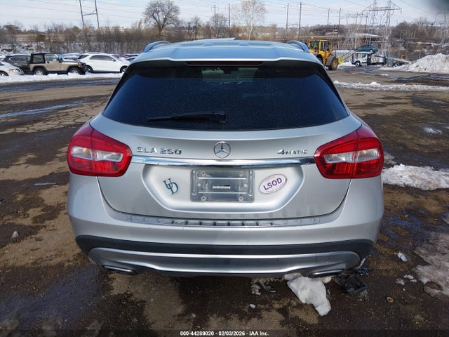 WDCTG4GB2FJ131256 Mercedes-Benz Gla 250 4matic
