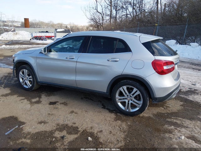 2015 MERCEDES-BENZ GLA 250 WDCTG4GB2FJ131256 Photo 2