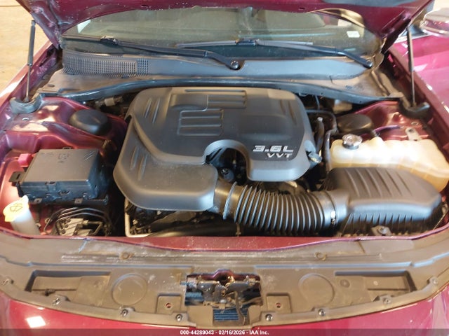 Auction sale of the 2019 Chrysler 300 Limited Awd, vin: 2C3CCAKG0KH586612, lot number: 44289043