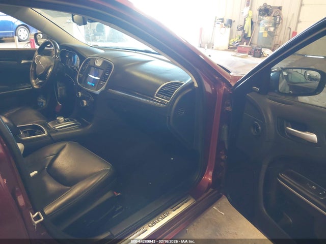 Auction sale of the 2019 Chrysler 300 Limited Awd, vin: 2C3CCAKG0KH586612, lot number: 44289043