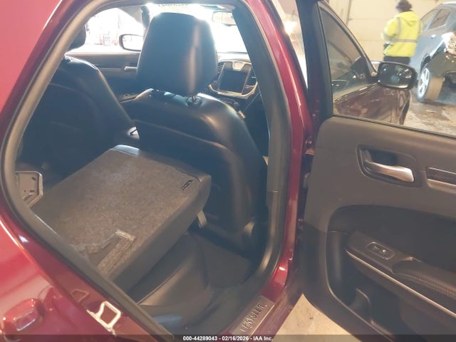 Auction sale of the 2019 Chrysler 300 Limited Awd, vin: 2C3CCAKG0KH586612, lot number: 44289043