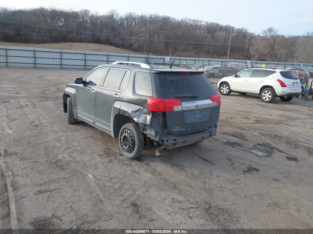2011 GMC TERRAIN 2CTALWEC8B6335829 Photo 2