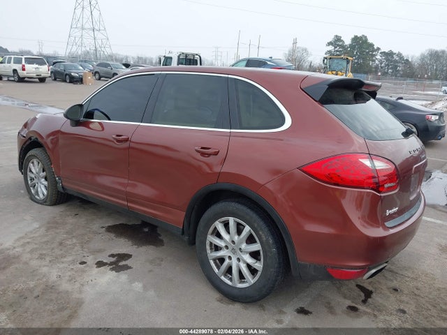 2011 PORSCHE CAYENNE WP1AA2A2XBLA04831 Photo 2