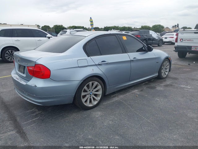 2011 BMW 328I WBAPH7C5XBE673923 Photo 3